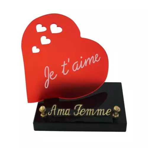Plaque funéraire galbée