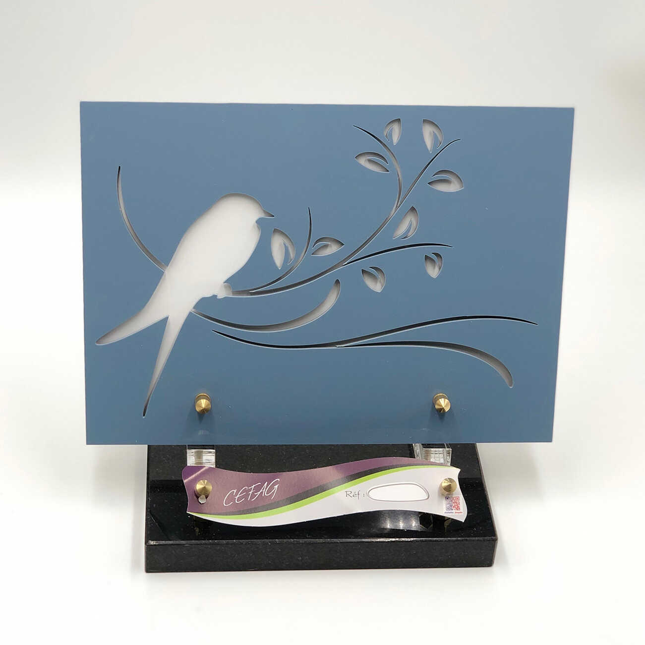 plaque funéraire avec un oiseau