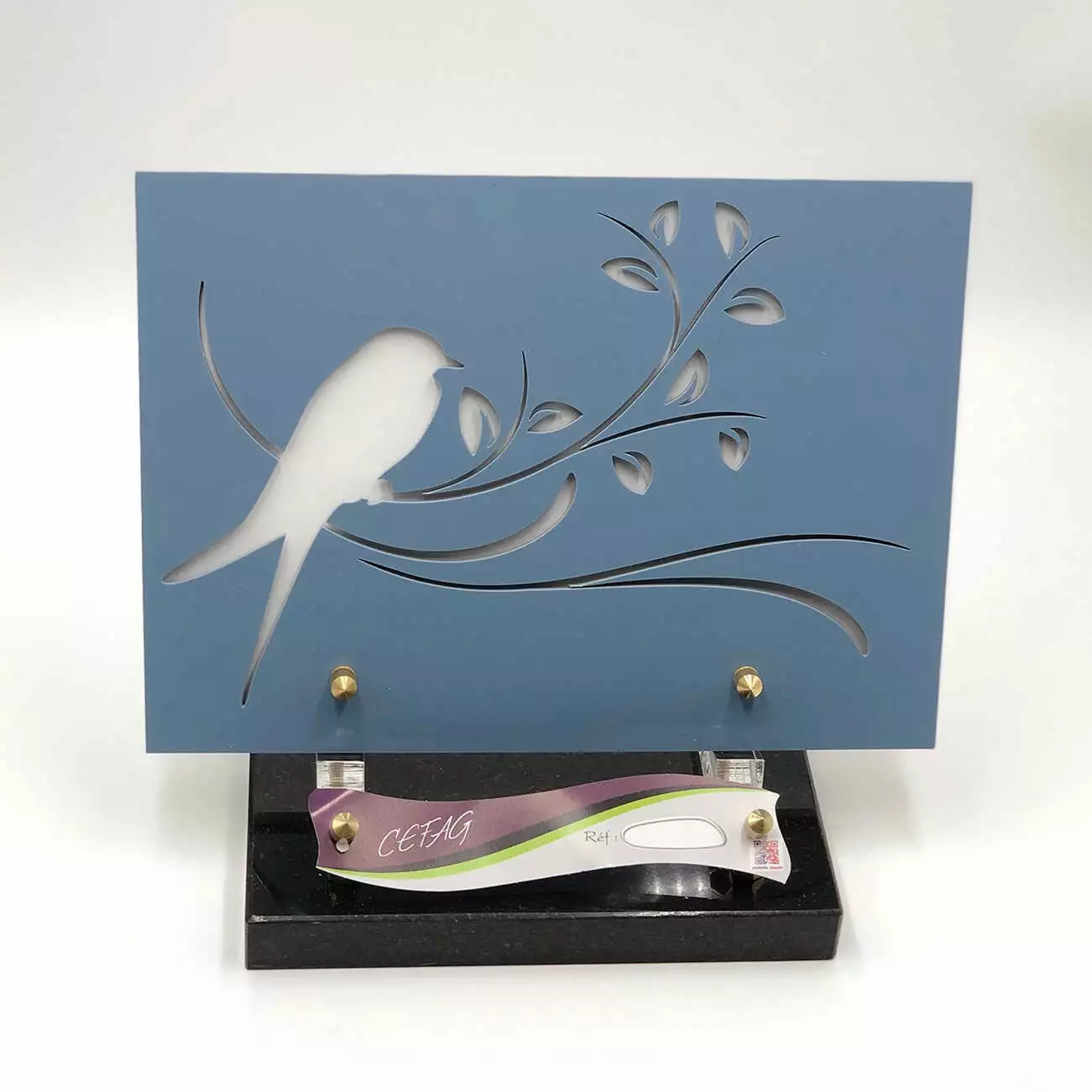 plaque funéraire avec un oiseau